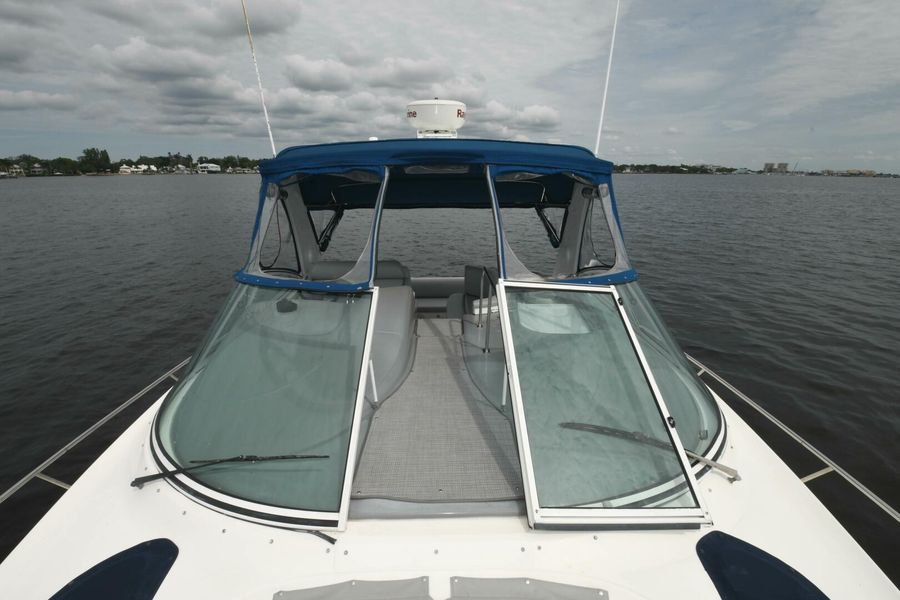 2007 Cruisers Yachts 370 Express