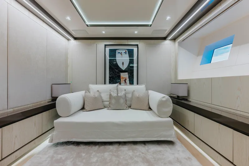 Mangusta Gransport 45 Yacht Photos Pics 