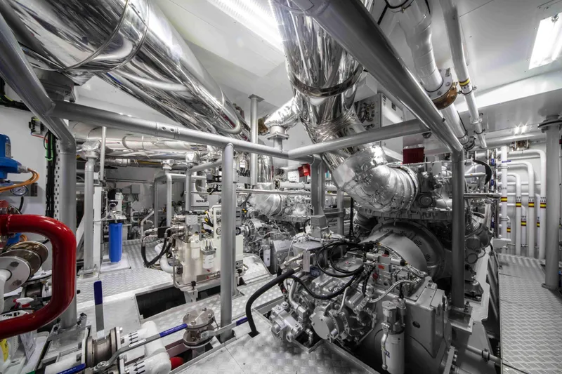 Mangusta Gransport 45 Yacht Photos Pics 