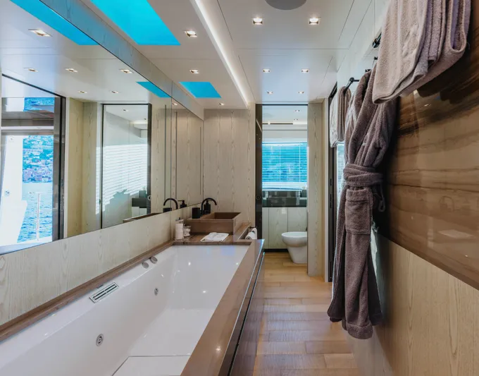 Mangusta Gransport 45 Yacht Photos Pics 