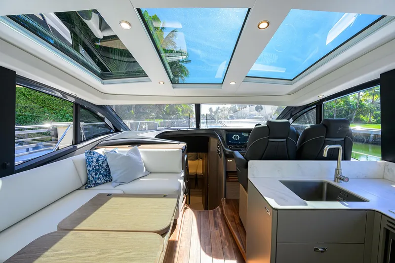 Ladybird Yacht Photos Pics Princess V55 Ladybird - Salon