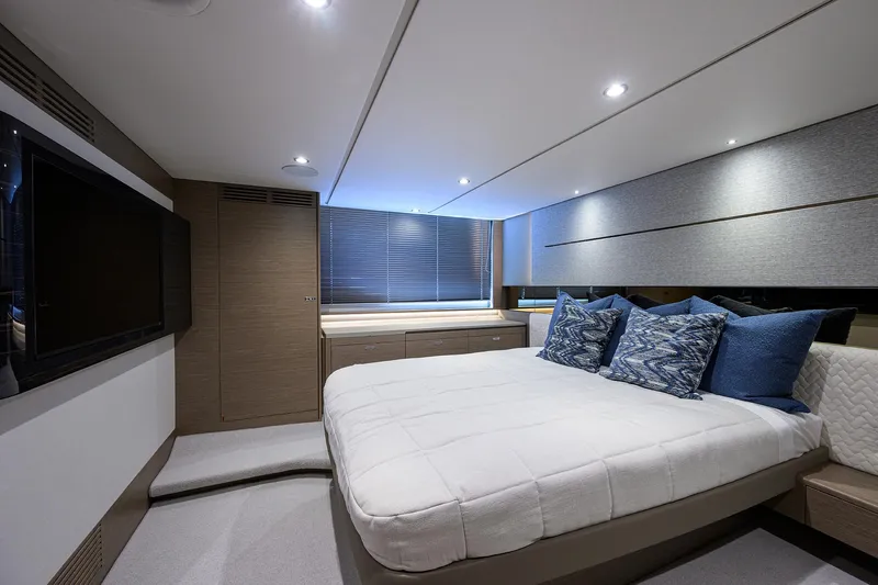 Ladybird Yacht Photos Pics Princess V55 Ladybird - Master Stateroom