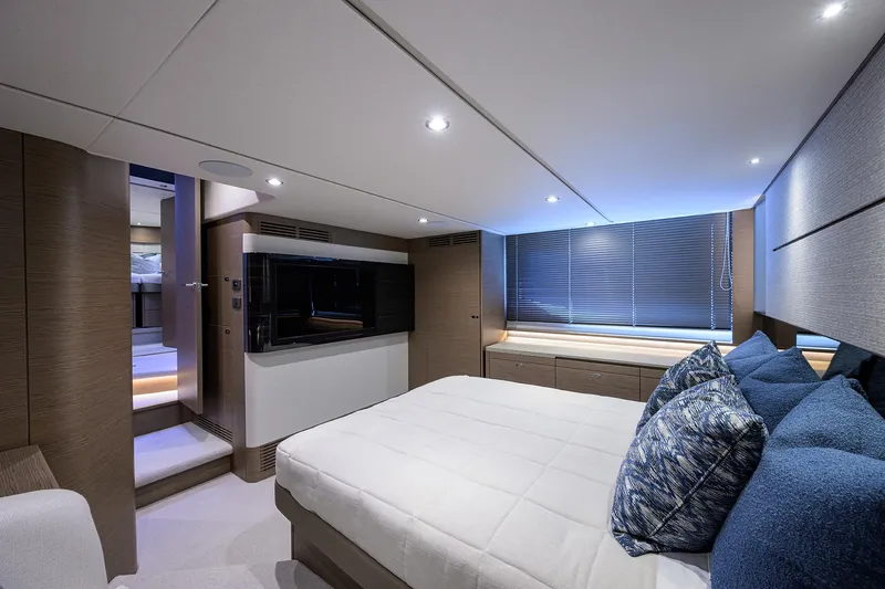 Ladybird Yacht Photos Pics Princess V55 Ladybird - Master Stateroom