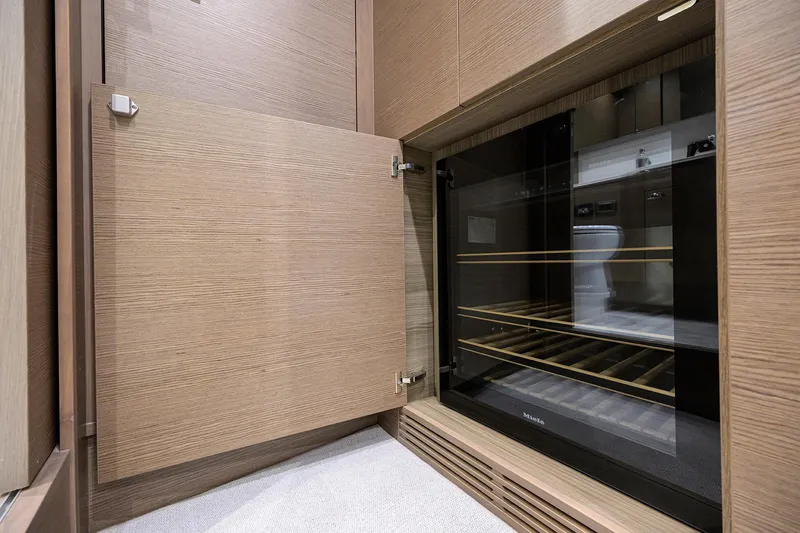 Ladybird Yacht Photos Pics Princess V55 Ladybird - Master Stateroom