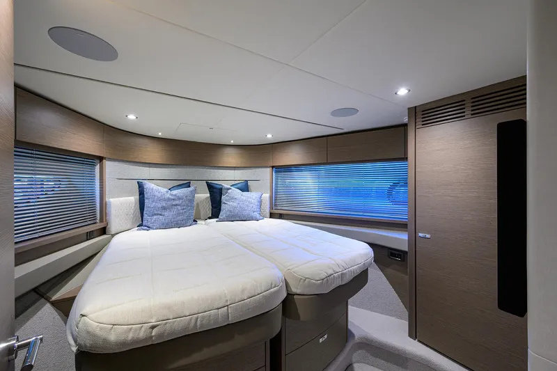 Ladybird Yacht Photos Pics Princess V55 Ladybird -  Forward Stateroom