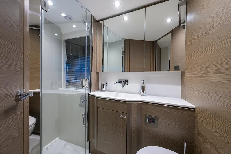 Ladybird Yacht Photos Pics Princess V55 Ladybird - Guest Head