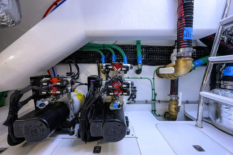 Ladybird Yacht Photos Pics Princess V55 Ladybird -  Engine Room