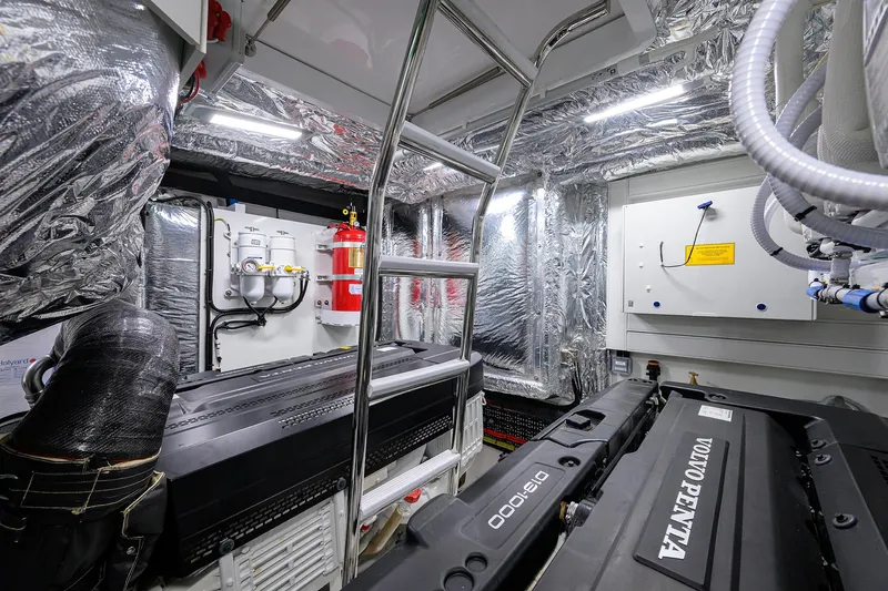 Ladybird Yacht Photos Pics 