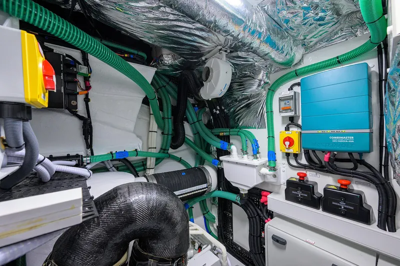 Ladybird Yacht Photos Pics Princess V55 Ladybird -  Engine Room