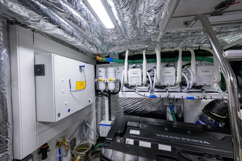 Ladybird Yacht Photos Pics Princess V55 Ladybird -  Engine Room