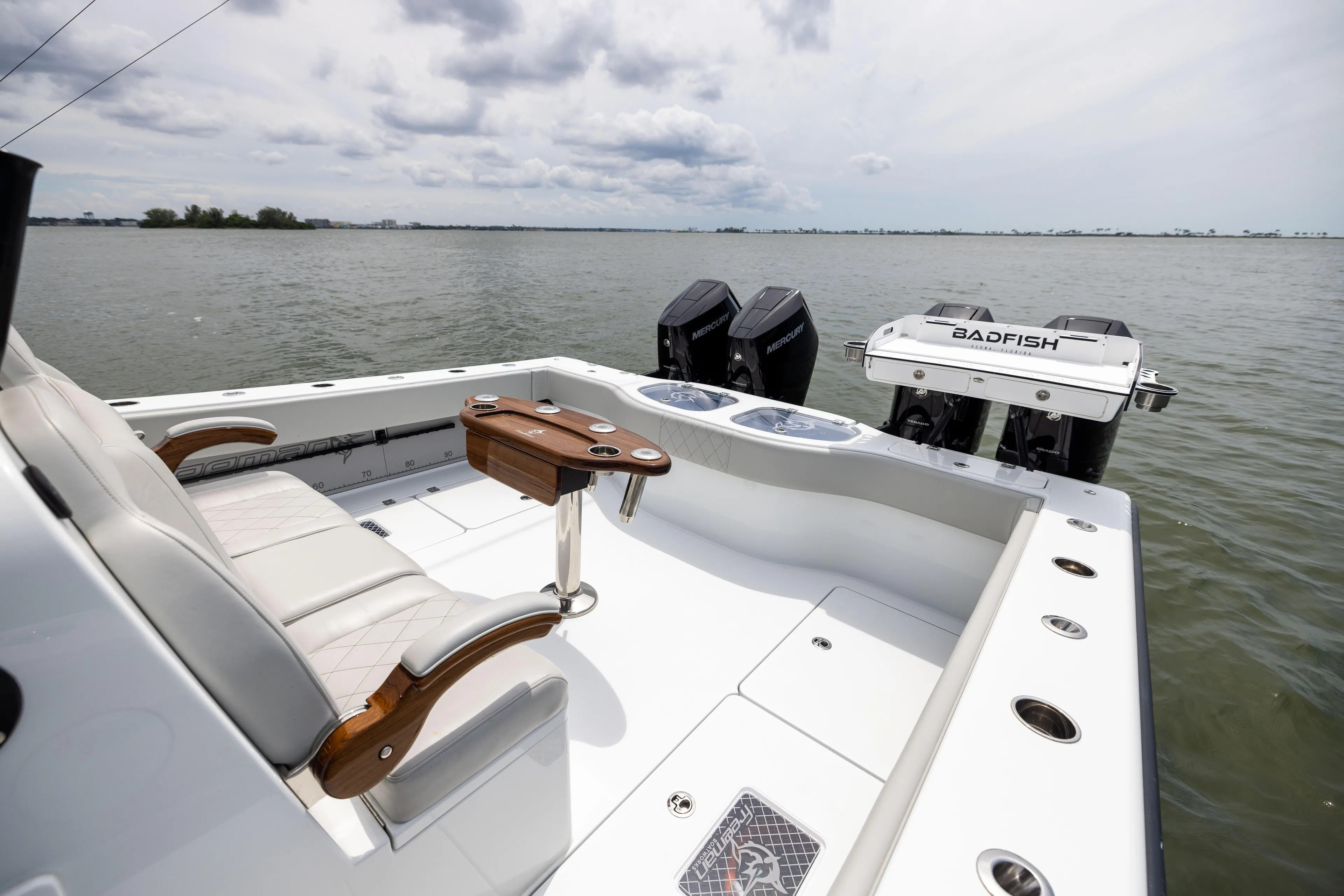  Yacht Photos Pics Freeman 42 LR 2025 boat with dual engines on a calm sea.