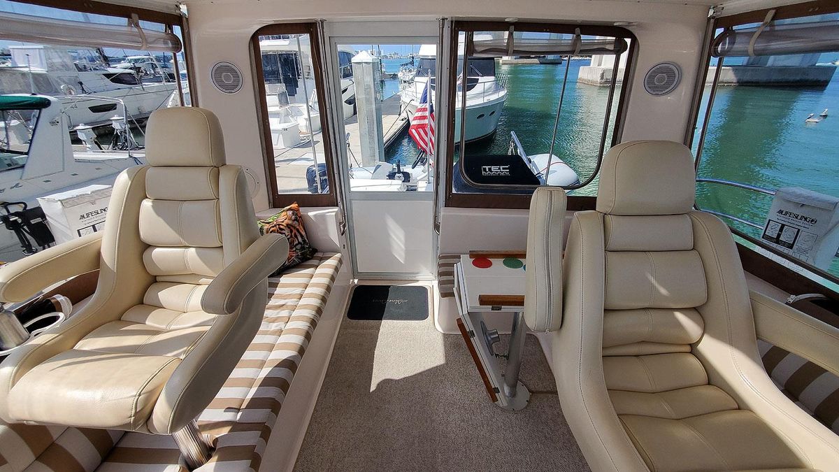 2012 Endeavour 44 