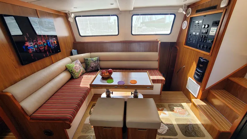 Nine Lives Yacht Photos Pics Salon Starboard