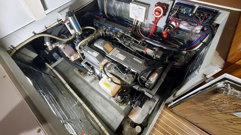 Nine Lives Yacht Photos Pics Starboard Main Engine