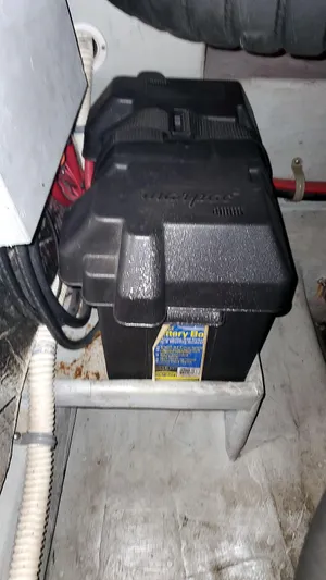 Nine Lives Yacht Photos Pics Main Engine Start Battery