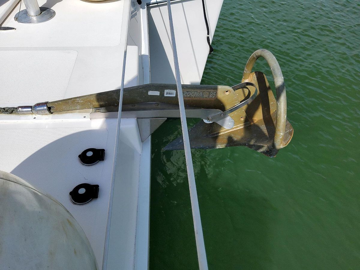 2012 Endeavour 44 