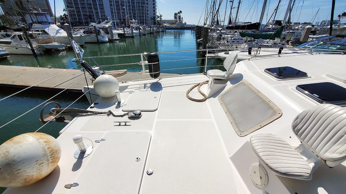 2012 Endeavour 44 