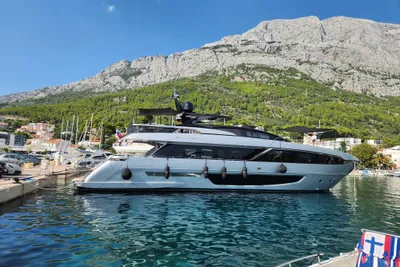 Riva 100' Corsaro