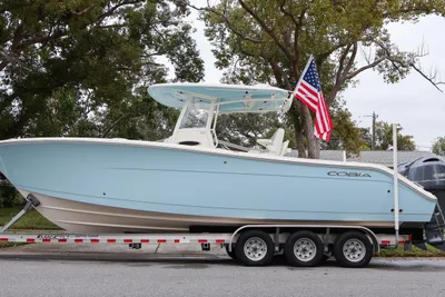 Cobia 280 Center Console