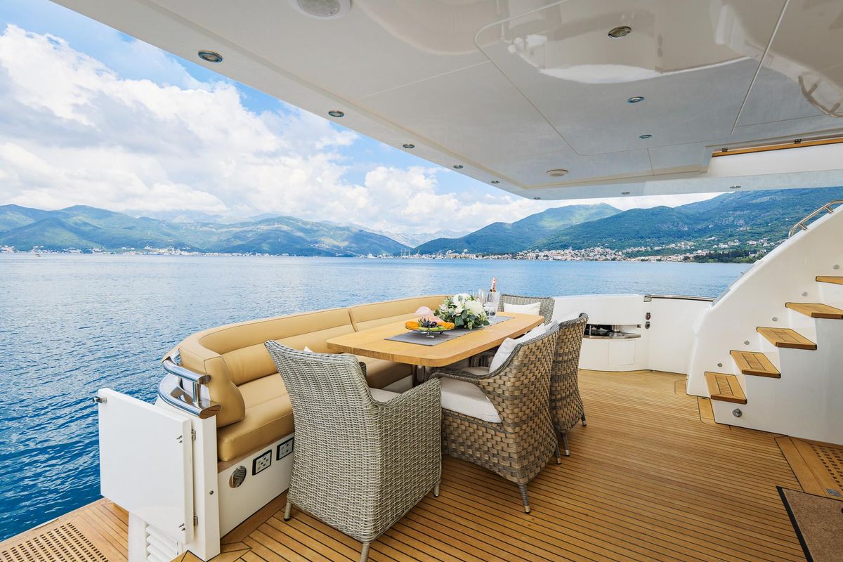 2014 Van der Valk 80 