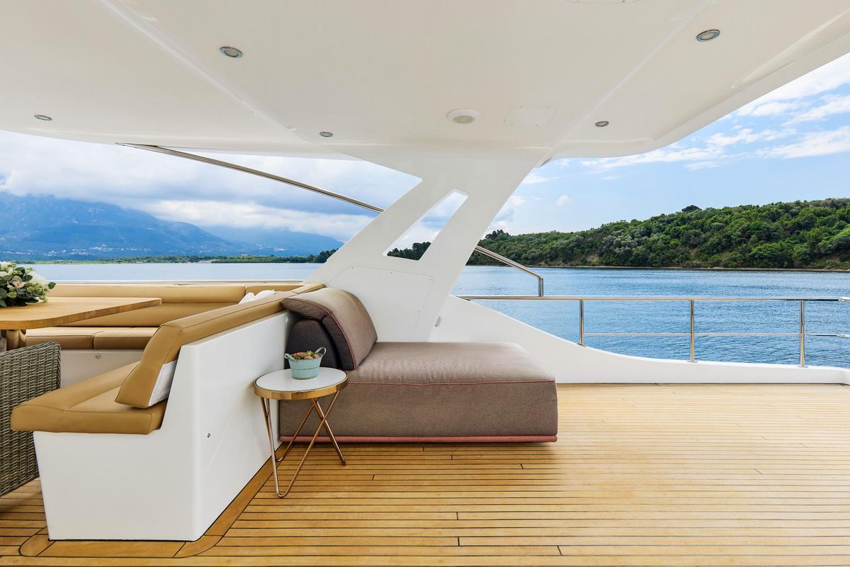 2014 Van der Valk 80 