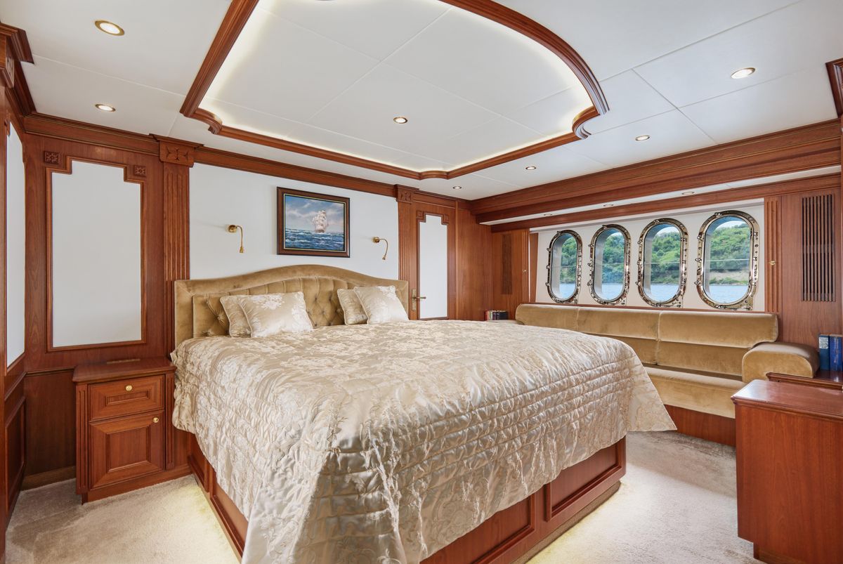 2014 Van der Valk 80 