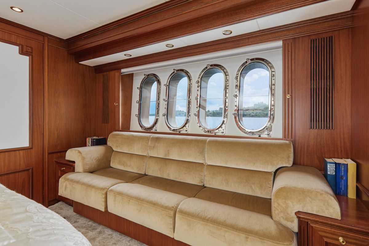 2014 Van der Valk 80 