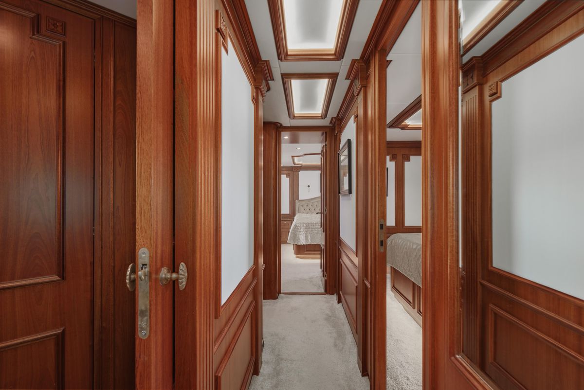 2014 Van der Valk 80 