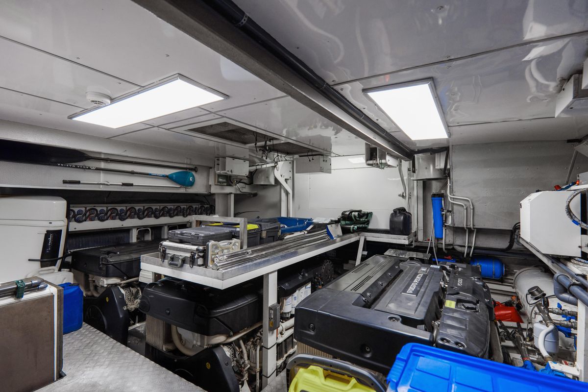 2014 Van der Valk 80 
