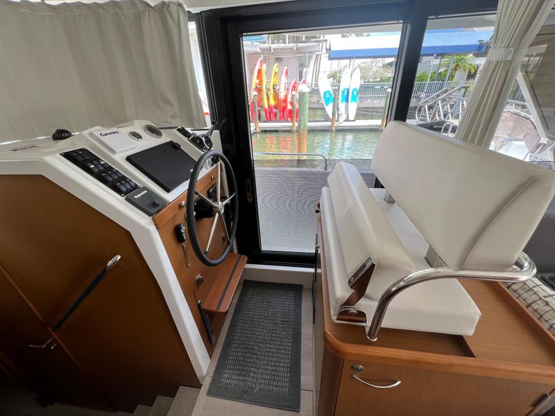 2019 Beneteau Swift Trawler 35