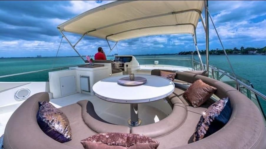 2005 Ferretti Yachts 69 
