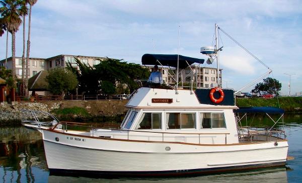 1990 Grand Banks 32 Sedan