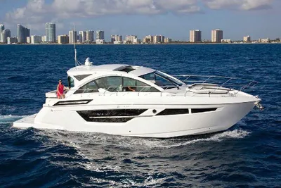 Cruisers Yachts 50 Cantius