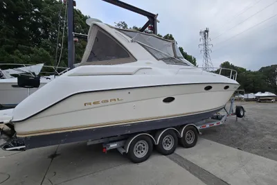 Regal 322 Commodore