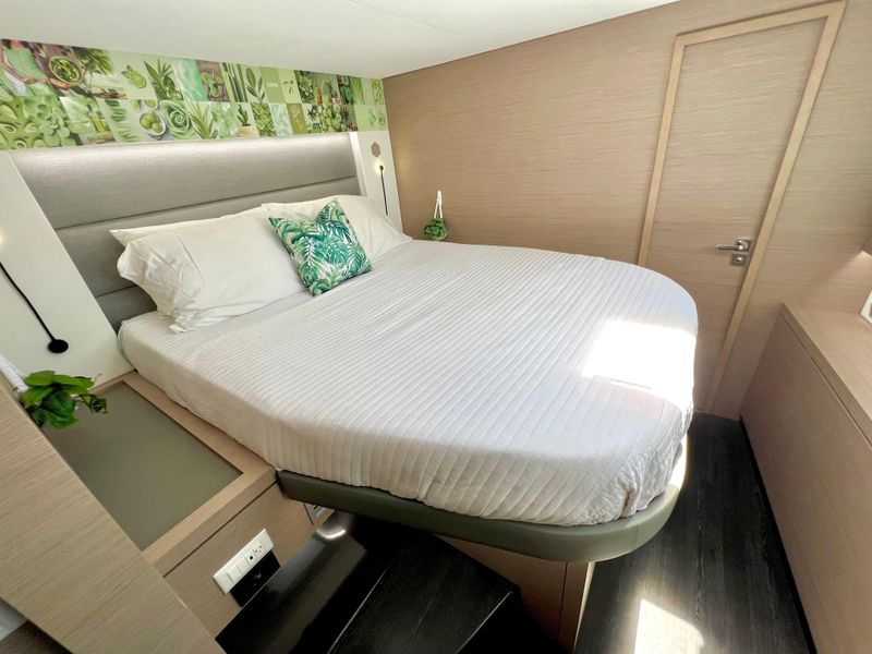 2020 Fountaine Pajot Saona 47