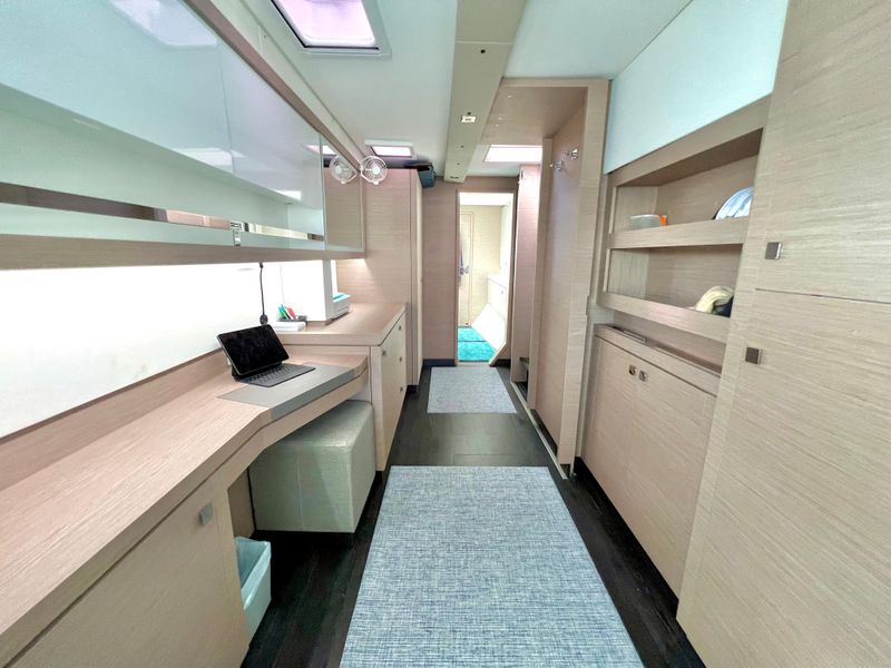 2020 Fountaine Pajot Saona 47