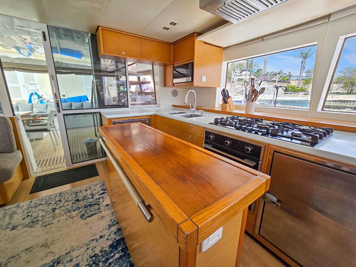 2015 Lagoon 56 