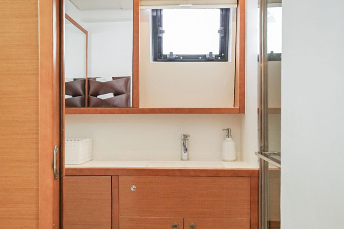 2015 Lagoon 56 