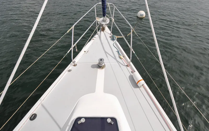 Kanga Yacht Photos Pics Catalin 42 MKI - Kanga - Foredeck