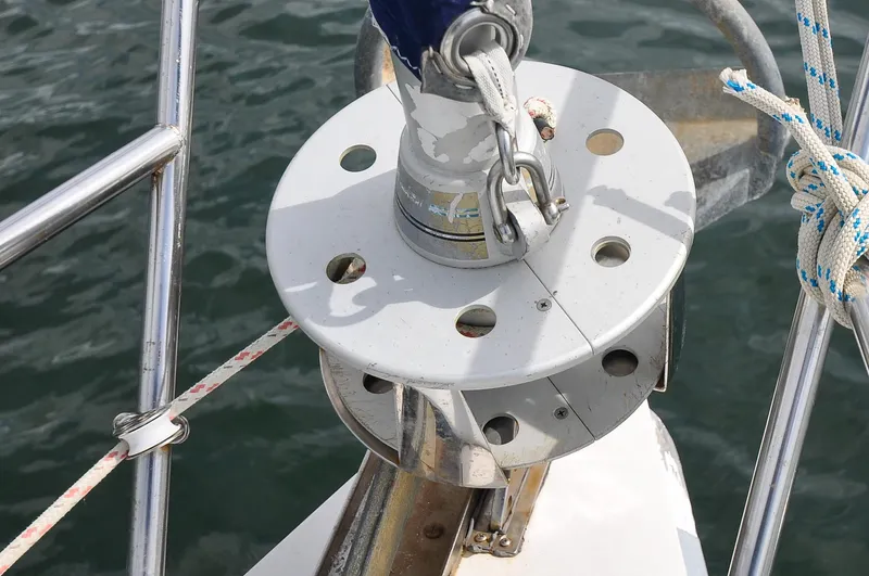 Kanga Yacht Photos Pics Catalin 42 MKI - Kanga - Foredeck - Furling Drum