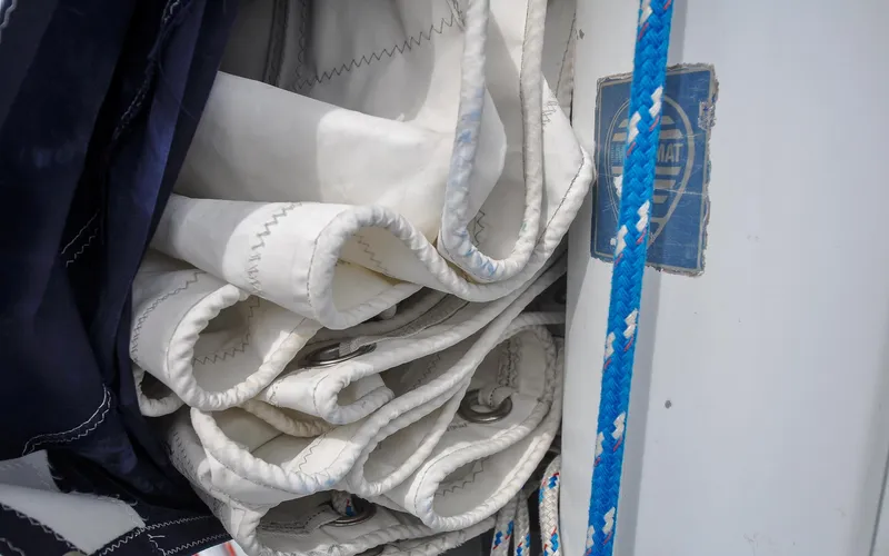 Kanga Yacht Photos Pics Catalin 42 MKI - Kanga - Main Sail