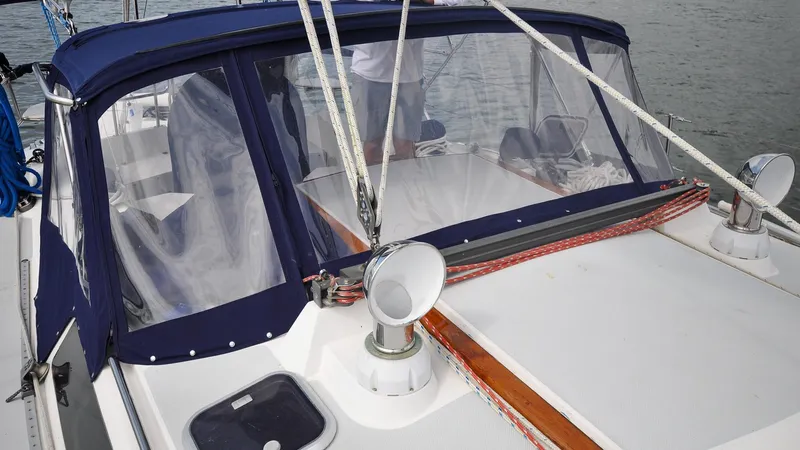 Kanga Yacht Photos Pics Catalin 42 MKI - Kanga - Dodger