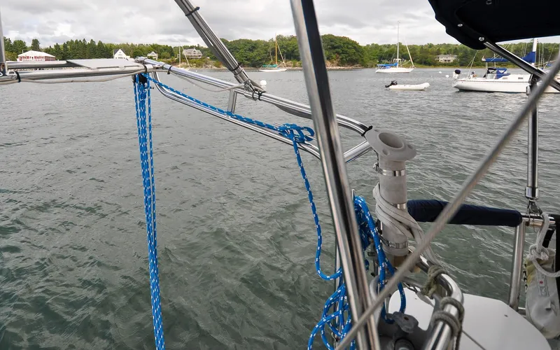 Kanga Yacht Photos Pics Catalin 42 MKI - Kanga - Cockpit - Davits