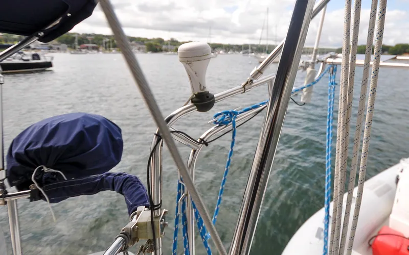 Kanga Yacht Photos Pics Catalin 42 MKI - Kanga - Cockpit - Davits