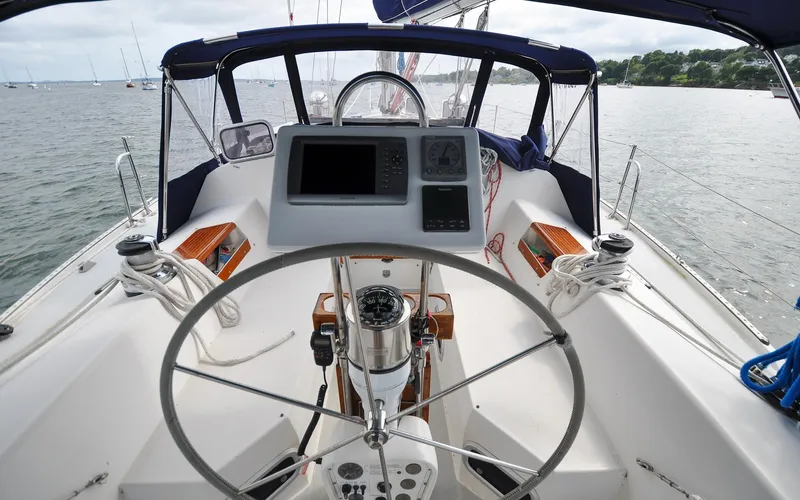 Kanga Yacht Photos Pics Catalin 42 MKI - Kanga - Cockpit - Helm Station