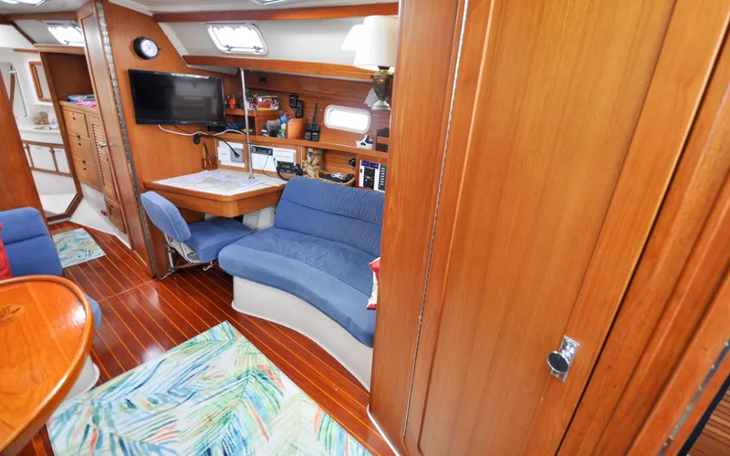 Kanga Yacht Photos Pics Catalin 42 MKI - Kanga - Salon