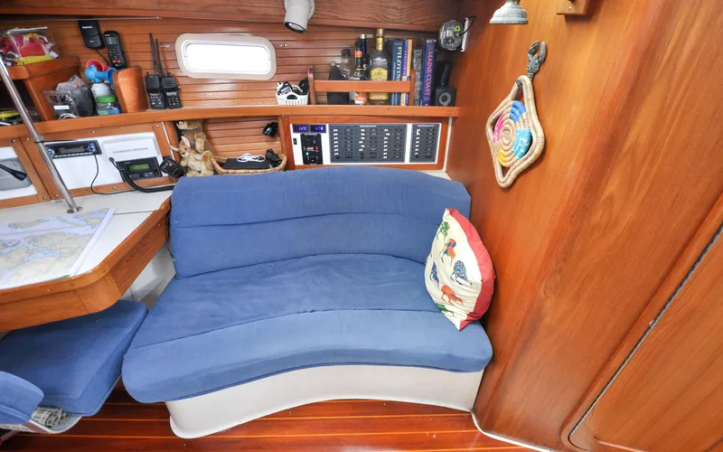 Kanga Yacht Photos Pics Catalin 42 MKI - Kanga - Salon