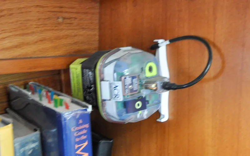 Kanga Yacht Photos Pics Catalin 42 MKI - Kanga - Salon - Navigation Station - EPIRB