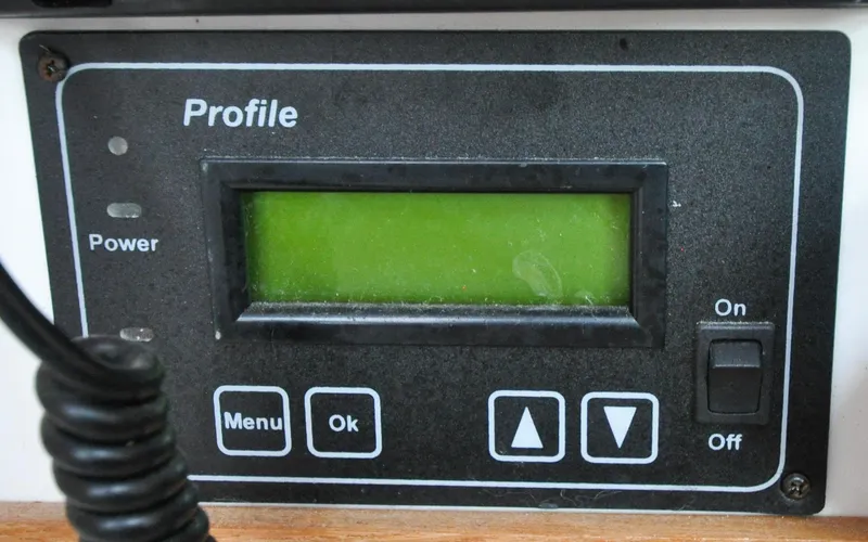 Kanga Yacht Photos Pics Catalin 42 MKI - Kanga - Salon - Navigation Station -