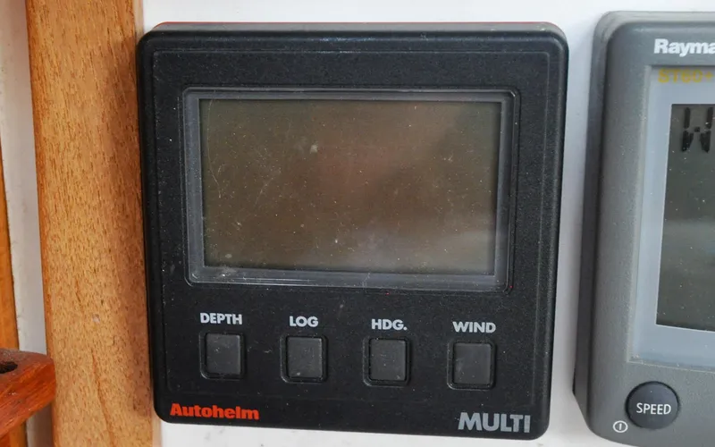 Kanga Yacht Photos Pics Catalin 42 MKI - Kanga - Salon - Navigation Station - Multi Data Display